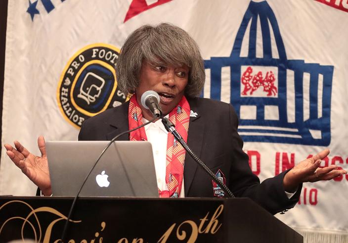 Renee Powell speaks at the Pro Football Hall of Fame Luncheon Club at Tozzi&#39;s on 12th, Monday, March 21, 2022.