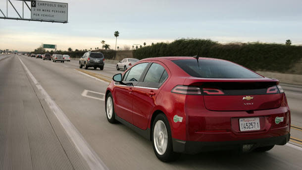chevy-throws-4-000-rebate-on-slow-selling-volt-amid-plug-in-price-war