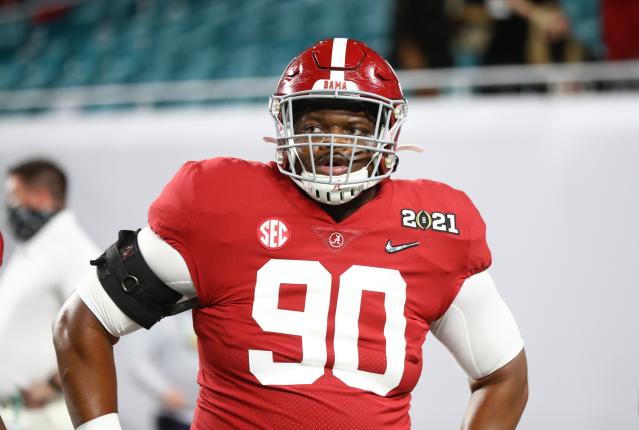 Former Alabama DL Stephon Wynn Jr. commits to program in SEC West