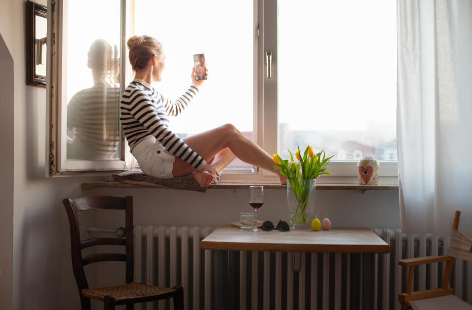 Espaciar las videollamadas y hablar con menos personas a la vez es clave para no terminar saturados. [Foto: Getty Creative]