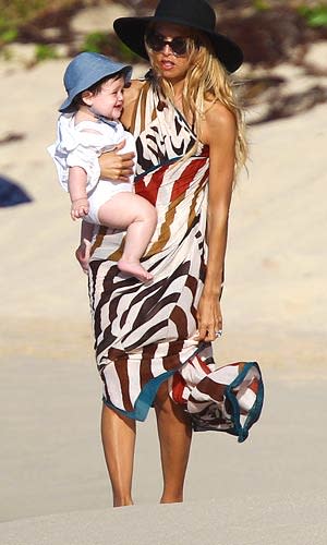 Rachel Zoe out shopping with (adorable) baby Skyler - Today's Parent