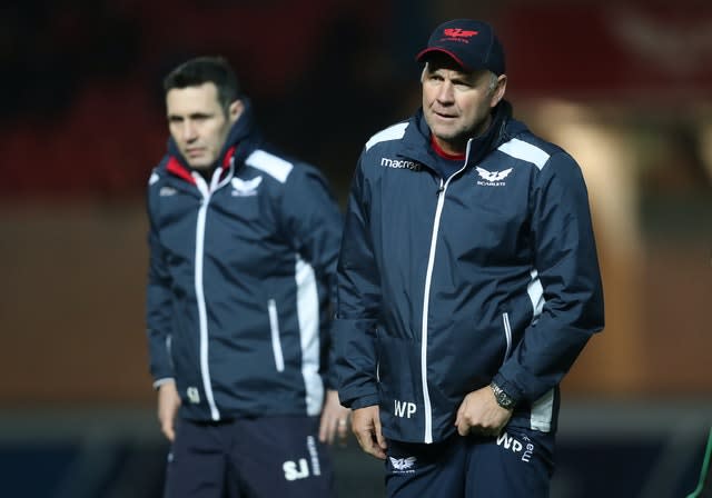 Wayne Pivac (right) enjoyed a successful stint in charge of the Scarlets