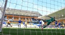 Premier League - Wolverhampton Wanderers v Everton