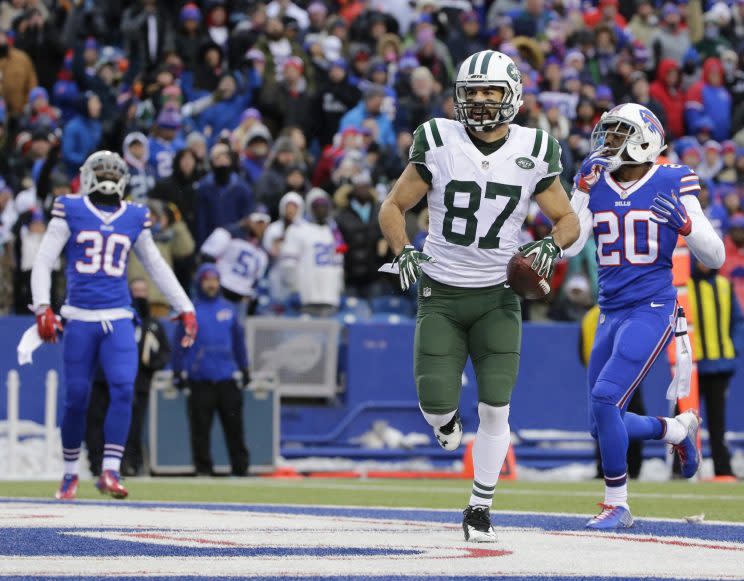 Eric Decker was officially cut by the Jets on Monday. (AP)
