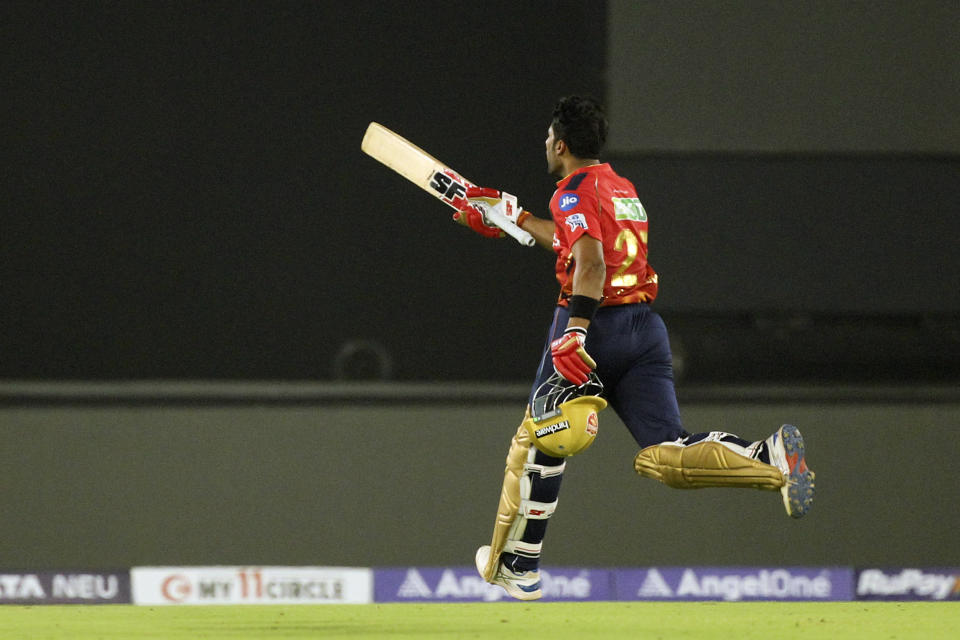 Punjab Kings' Shashank Singh celebrates after hitting the winning run during the Indian Premier League cricket match between Gujarat Titans and Punjab Kings in Ahmedabad, India, Thursday, April 4, 2024. (AP Photo/STR)