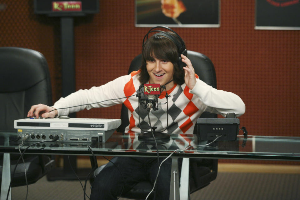 Mitchel Musso as his Hannah Montana character hosting a radio show