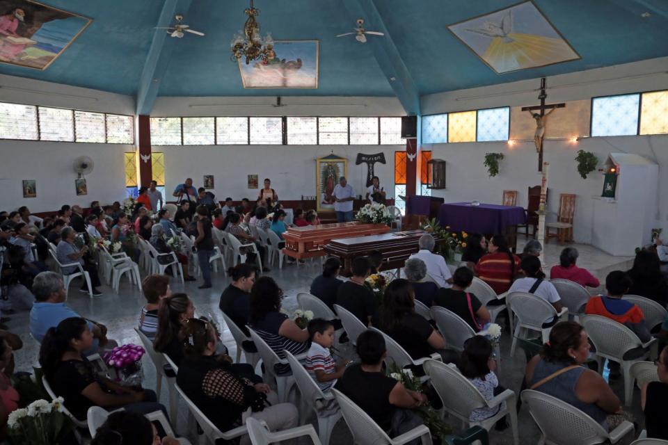 Familiares de muertos en socavón rechazan un millón de pesos y exigen justicia