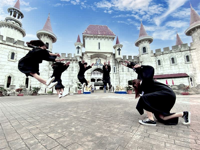 花蓮遠雄海洋公園與悅樂旅店共同合作，特別規劃「放風去！畢旅專案」，活動至2021／5／1～6／11止，平日每人只要1,099元起。（圖／遠雄海洋公園提供）