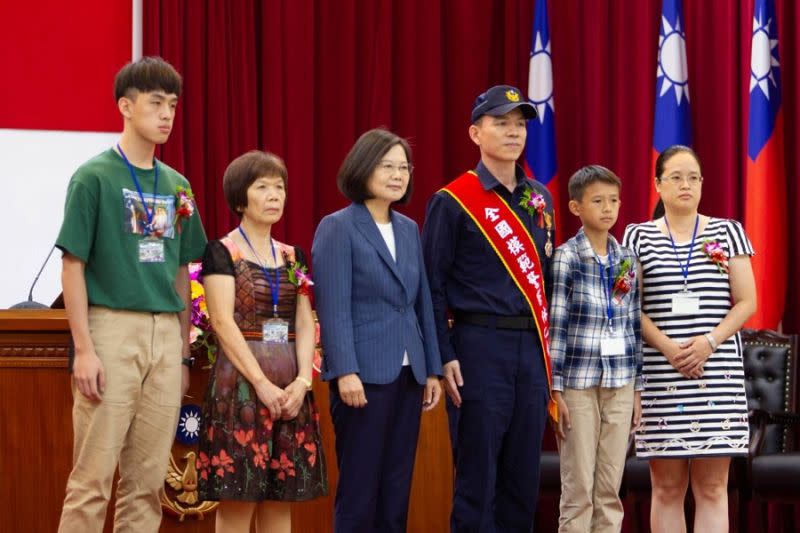 ▲林乙皓警官榮獲108年全國模範警察，獲總統頒獎表揚。(圖／林乙皓警官提供）