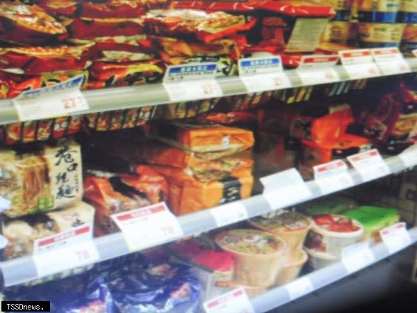 宜蘭縣米麵製品抽驗結果公布，縣衛生局提醒購買食品應慎選食材。（記者董秀雲攝）