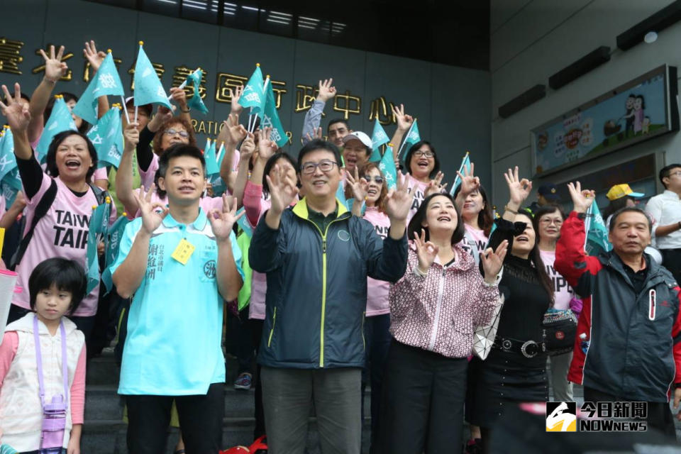 台北市長候選人號次抽籤，民進黨參選人姚文智抽中3號。（圖／記者林柏年攝，2018.10.19）