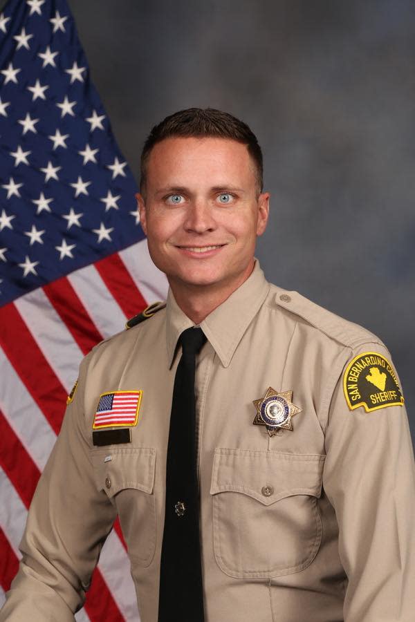 Rep. Jay Obernolte recently presented an “Everyday Heroes” award to San Bernardino County Sheriff's Deputy Dustin Whitson.