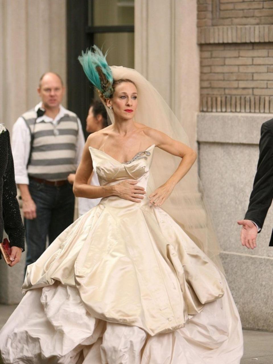 Carrie Bradshaw Fashion Moments That Are Fabulous No Matter What the Haters Say