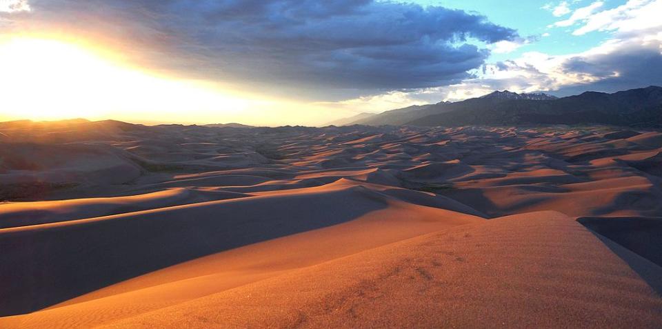 大沙丘國家公園 (Photo by Great Sand Dunes National Park and Preserve / Joel Hines, License: CC BY 2.0, Wikimedia Commons提供, 圖片來源www.flickr.com/photos/greatsanddunesnpp/28624880026)