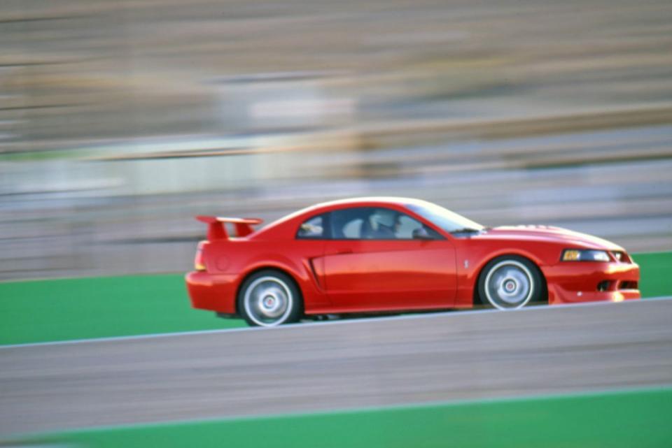 2001 ford svt mustang cobra r