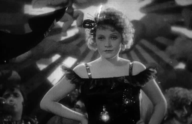 Marlene Dietrich en El ángel azul, de Josef von Sternberg, el film de 1930 que lanzó su carrera