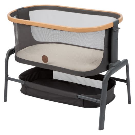 16) Iora Bedside Bassinet