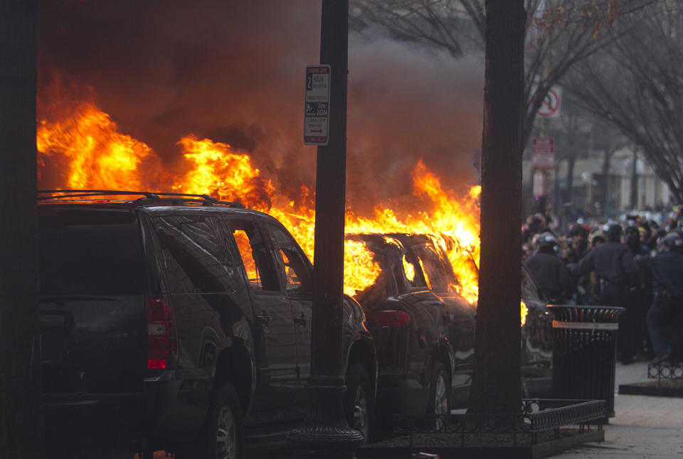 Anti-Trump inauguration protests break out in U.S.