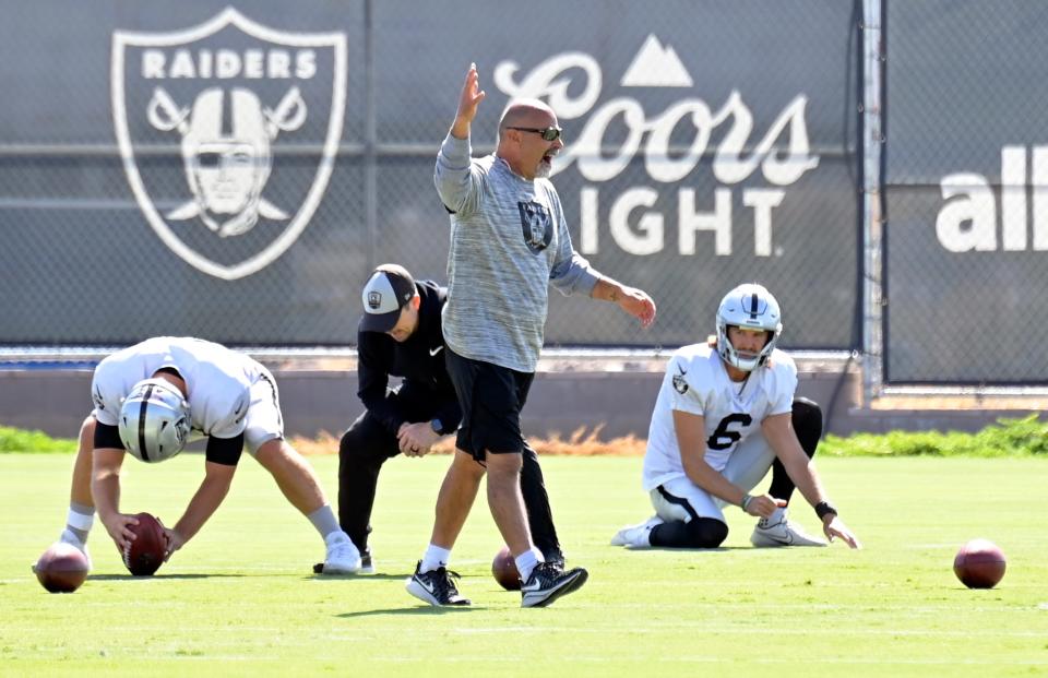 Rich Bisaccia coaches the Las Vegas Radiers special teams unit during an Oct. 13, 2021 practice.