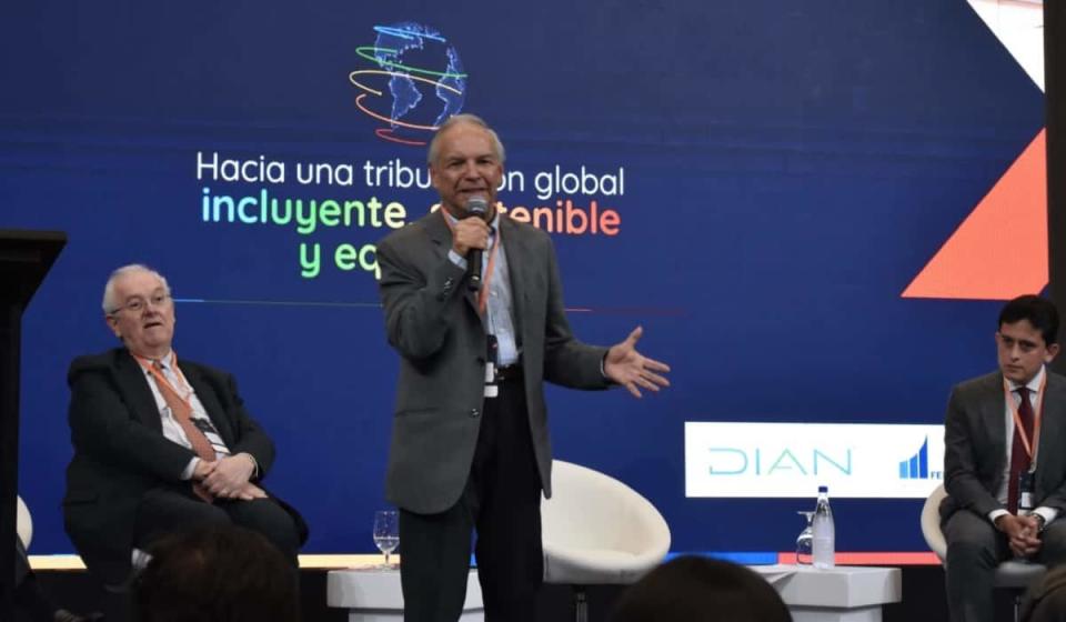 El ministro Ricardo Bonilla dijo que la intensión es que las plataformas digitales paguen más impuestos en Colombia. Foto: Fedesarrollo.