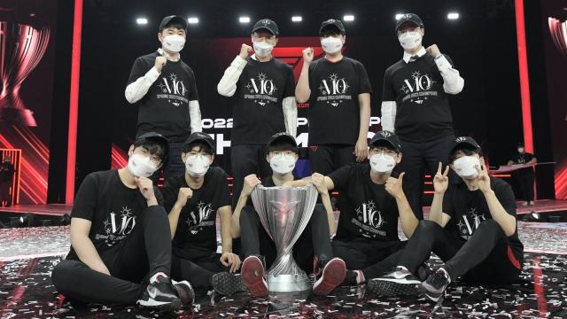 Business of Esports - Top Esports Docks Qingtian A Month's Salary Following  Incident With Faker