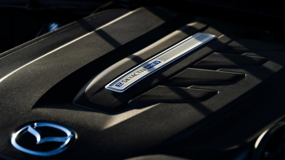 Mazda首度採用的2.5升PHEV動力，有著327匹馬力的綜效輸出，與63公里的純電續航表現。(圖片來源/ Mazda)