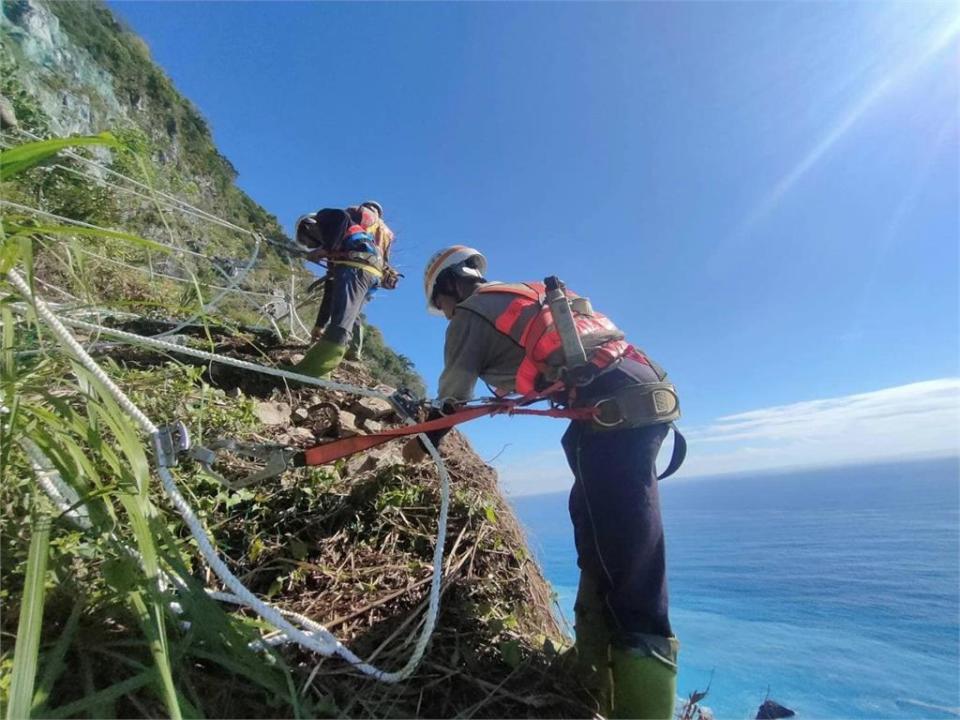 蘇花公路搶通成功！　蔡英文致謝第一線工程人員、特別是公路「蜘蛛人」