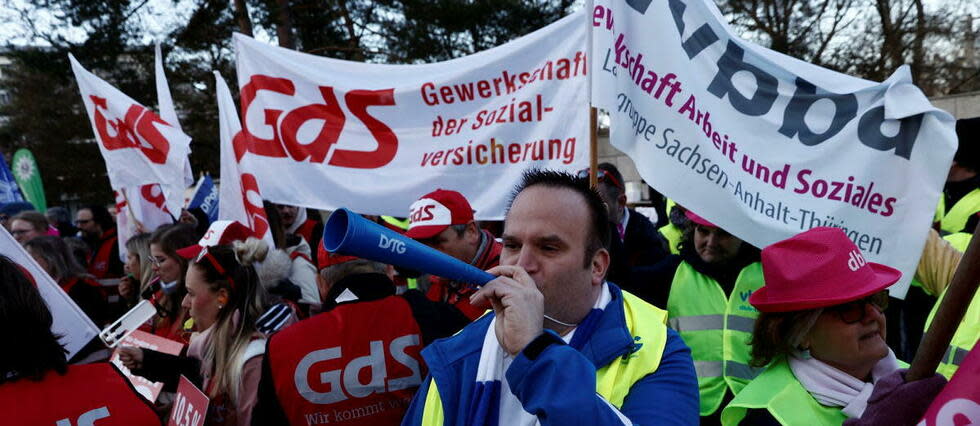 Les syndicats allemands demandent une revalorisation salariale de 10 %, où les prix se sont envolés depuis plus d'un an, l'inflation a atteint 8,7% en février.   - Credit:CARSTEN KOALL / DPA / dpa Picture-Alliance via AFP