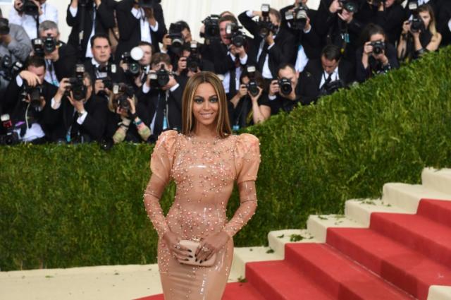 THE MET GALA 2016 - RED CARPET - News