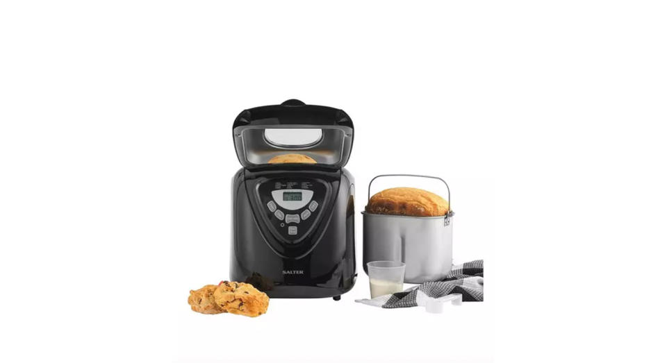 This Salter bread maker has a generous bread capacity and LED touchscreen