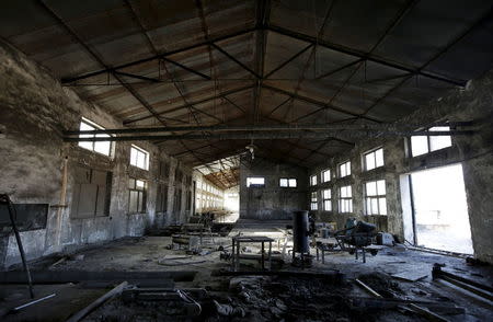 A view inside a closed brick factory building is seen on the outskirts of Beijing, China, January, 18, 2016. REUTERS/Jason Lee