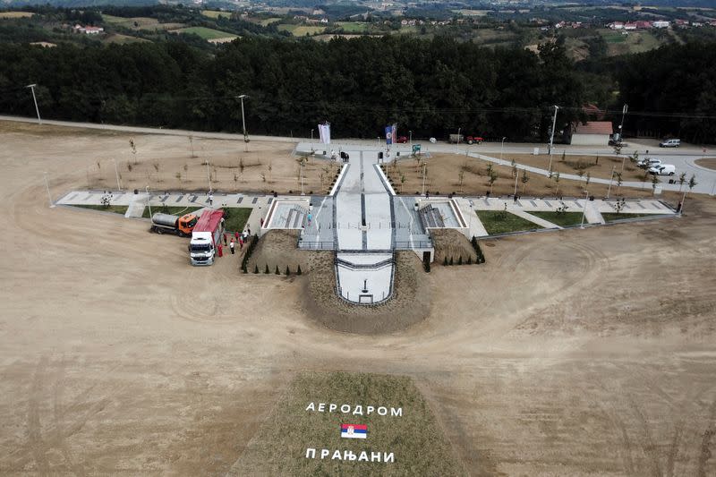 Serbia inaugurates monument to allied airlift operation during World War Two