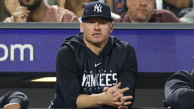 Yankees' Josh Donaldson meets with manager Aaron Boone after third straight  benching 