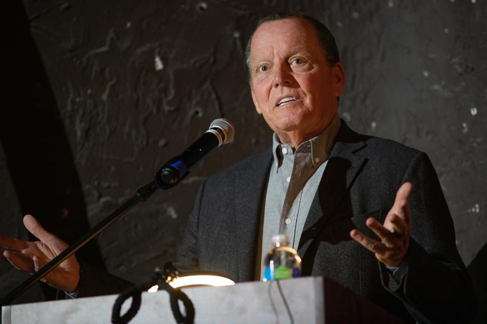 "Frasier" co-creator David Lee speaks to a group of supporters at The Plaza Theatre on March 19, 2022.