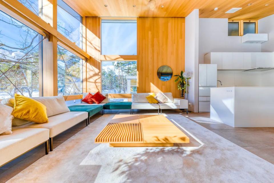 32 Best Airbnbs For Large Groups Around The World