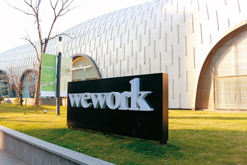 WeWork瀕臨破產影響了全球各大城市的商用不動產市場，也終結了曾經被眾人深信不疑的投資神話。（翻攝Unsplash）