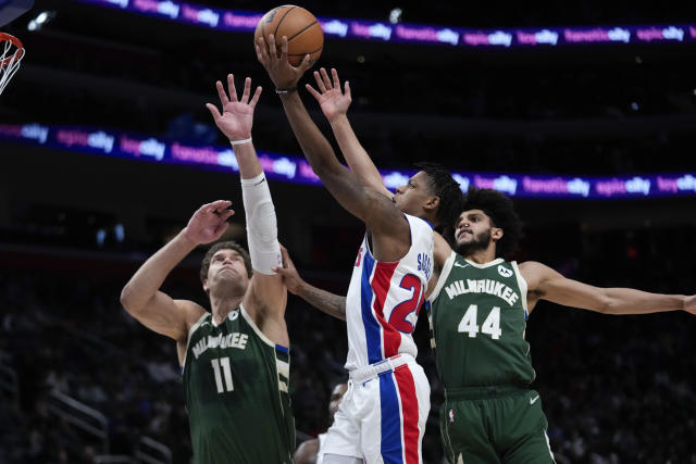 Antetokounmpo's triple-double helps Bucks pull away late for win over  Pistons