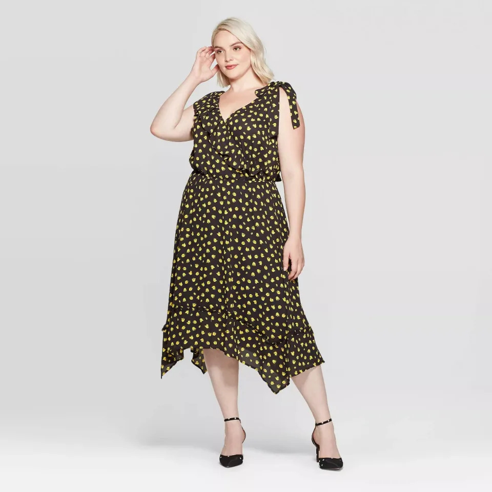 Who What Wear's Floral Print dress is a pretty update to your fall closet. (Photo: Target) 
