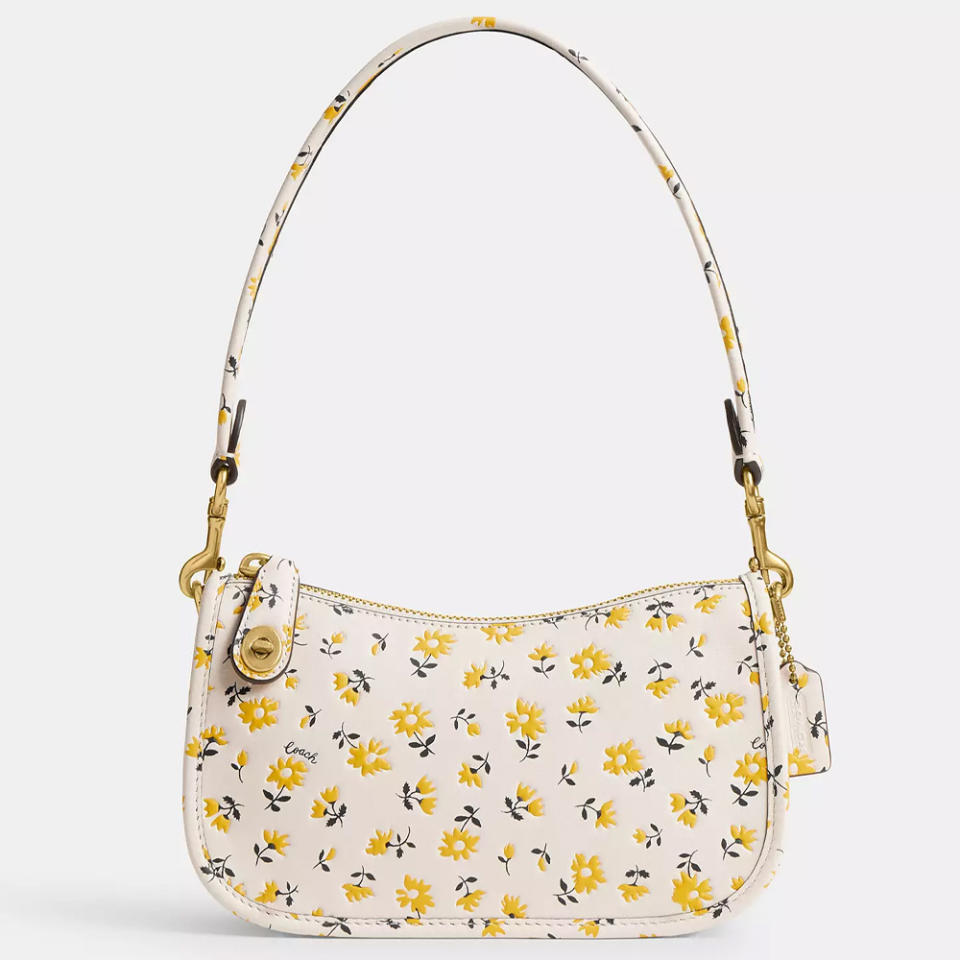 Coach shoulder bag in daisy print