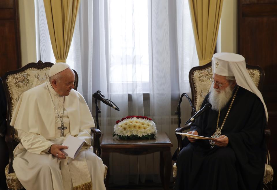 Pope Francis talks to leader of the Bulgarian Orthodox Church, Patriarch Neofit, in Sofia, Sunday, May 5, 2019. Pope Francis is visiting Bulgaria, the European Union's poorest country and one that taken a hard line against migrants, a stance that conflicts with the pontiff's view that reaching out to vulnerable people is a moral imperative. (AP Photo/Alessandra Tarantino, Pool)