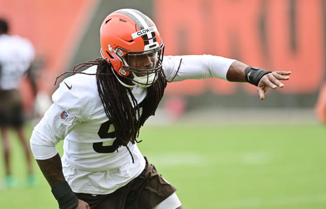 Cleveland Browns: Jadeveon Clowney will sit out game against