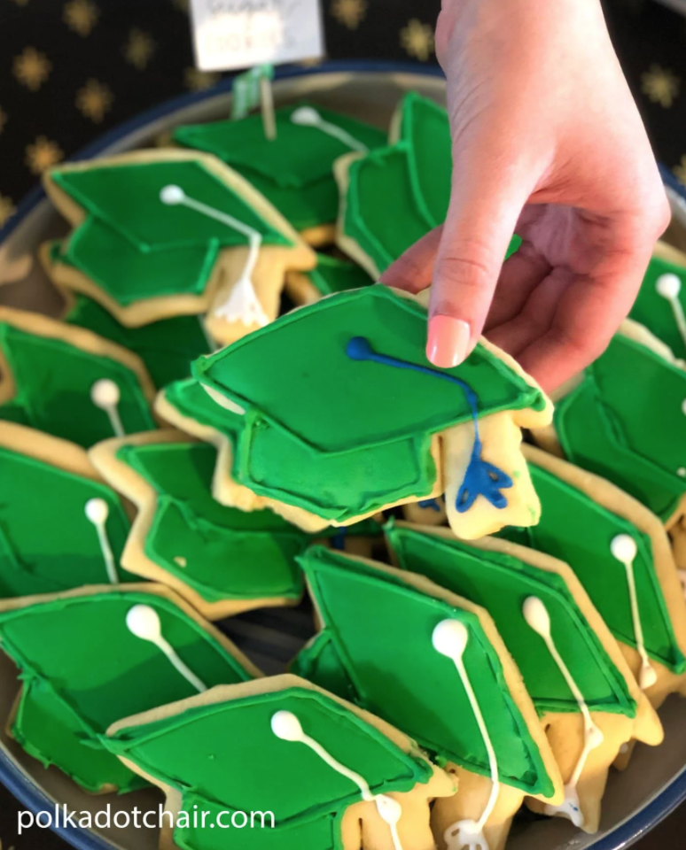 graduation party ideas graduation cap cookies