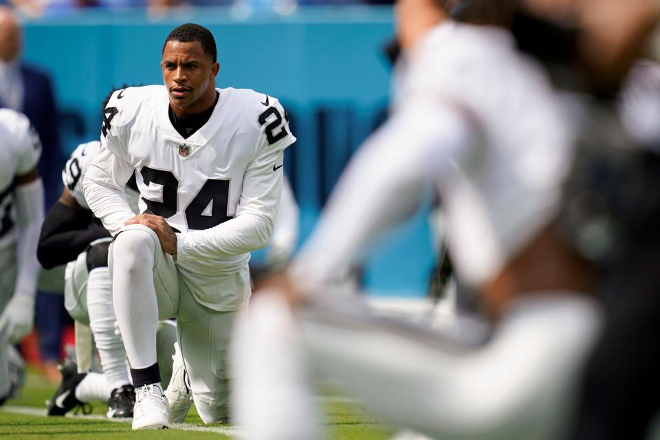 Johnathan Abram warms up prior to the Las Vegas Raiders' game against the Tennessee Titans at Nissan Stadium on Sept. 25, 2022.