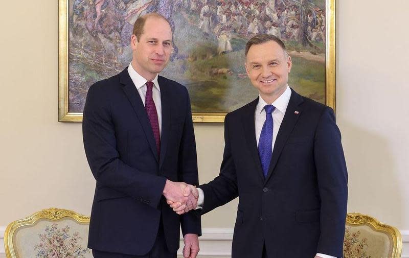 威廉王子（左）今與波蘭總統杜達（右）會面。（翻攝prezydent_pl IG）