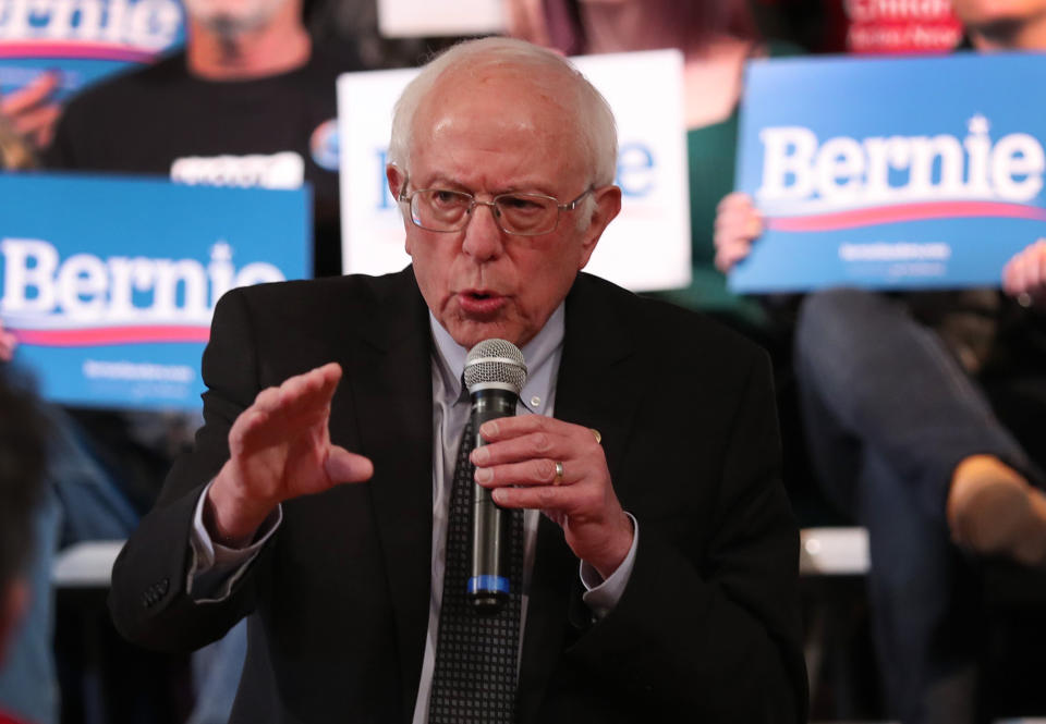 Sen. Bernie Sanders (I-Vt.) speaks to voters in Derry, New Hampshire, on Wednesday. He remains the polling favorite days before the state's primary on Tuesday. (Photo: Joe Raedle/Getty Images)