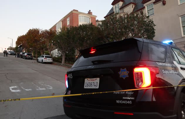 A San Francisco police officer stands guard in front of the home of House Speaker Nancy Pelosi (D-CA) on Friday. (Photo: Photo by Justin Sullivan/Getty Images)