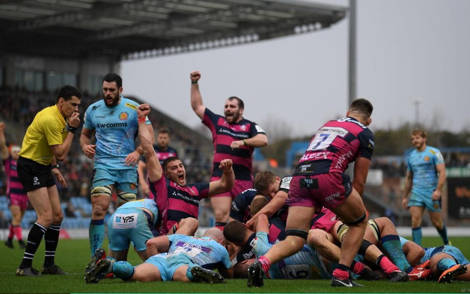 Gloucester celebrate Gerbrandt Grobler's try - Getty Images Sport