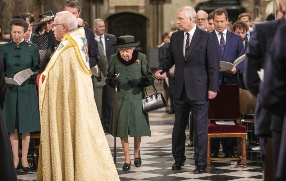 La reina y el duque de York llegan al evento religioso de acción de gracias por la vida del duque de Edimburgo, en la Abadía de Westminster en marzo (PA Wire)