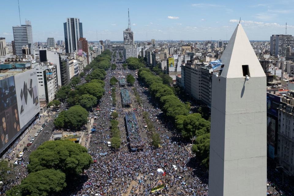 Buenos Aires fue abarrotado por millones argentinos por el triunfo de la Albiceleste en Qatar (Foto: MATIAS BAGLIETTO/AFP via Getty Images)