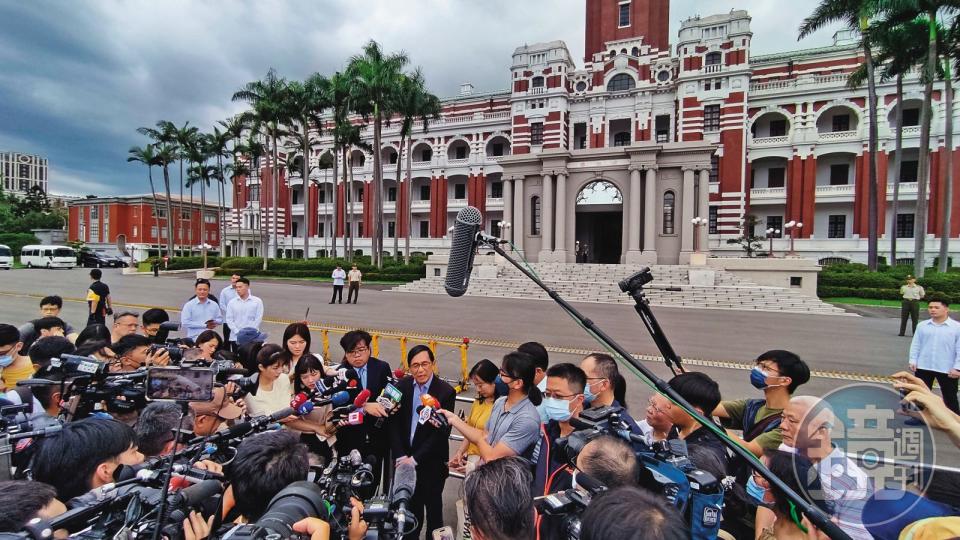 陳水扁保外就醫後活力滿滿，2023年還曾到總統府前為因洗錢而將入獄的兒子陳致中請願。